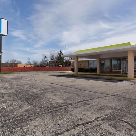 Motel 6-Lincoln, Il Luaran gambar