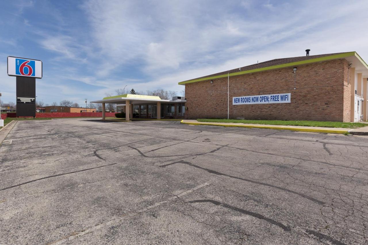 Motel 6-Lincoln, Il Luaran gambar