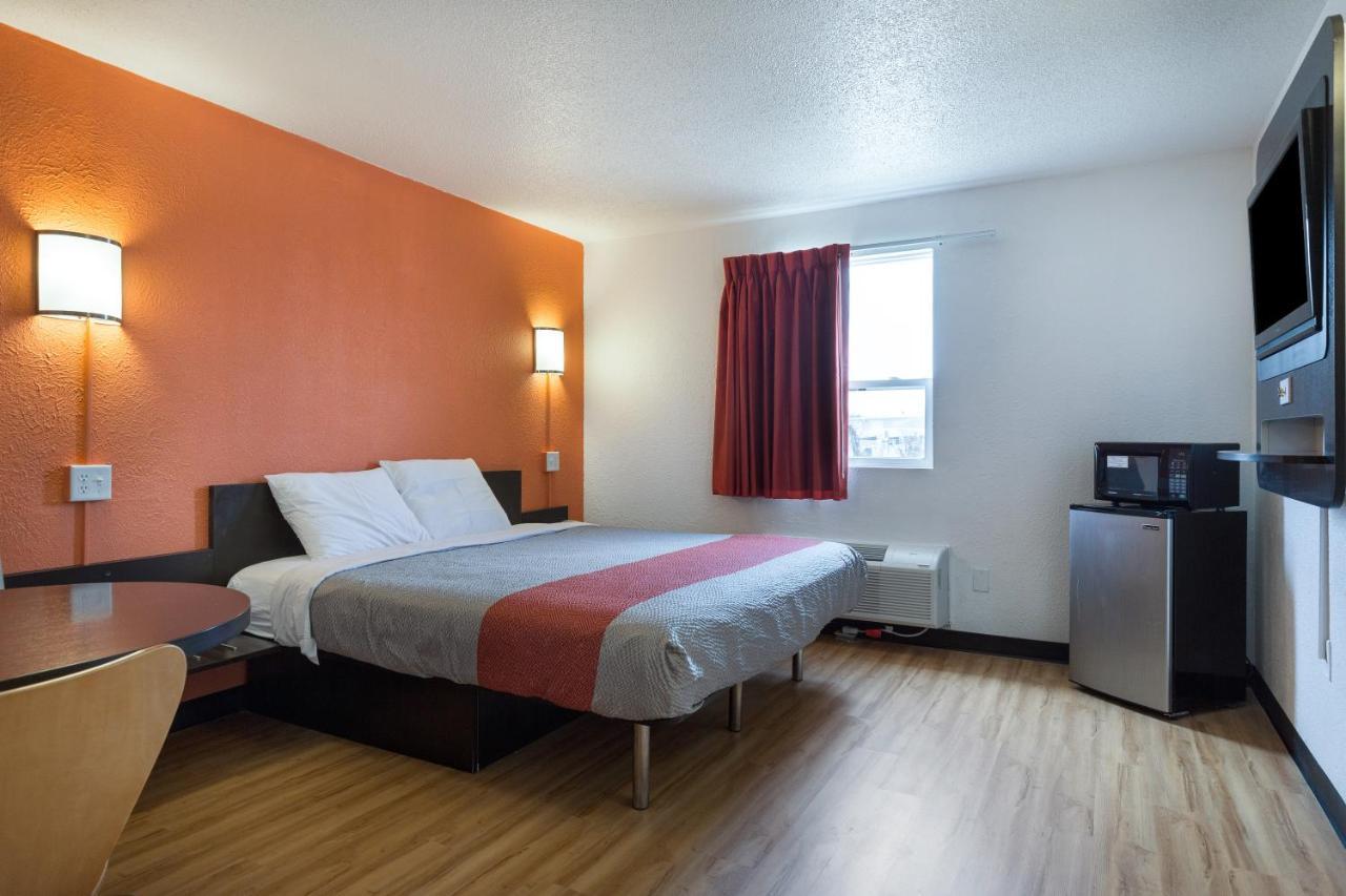 Motel 6-Lincoln, Il Luaran gambar
