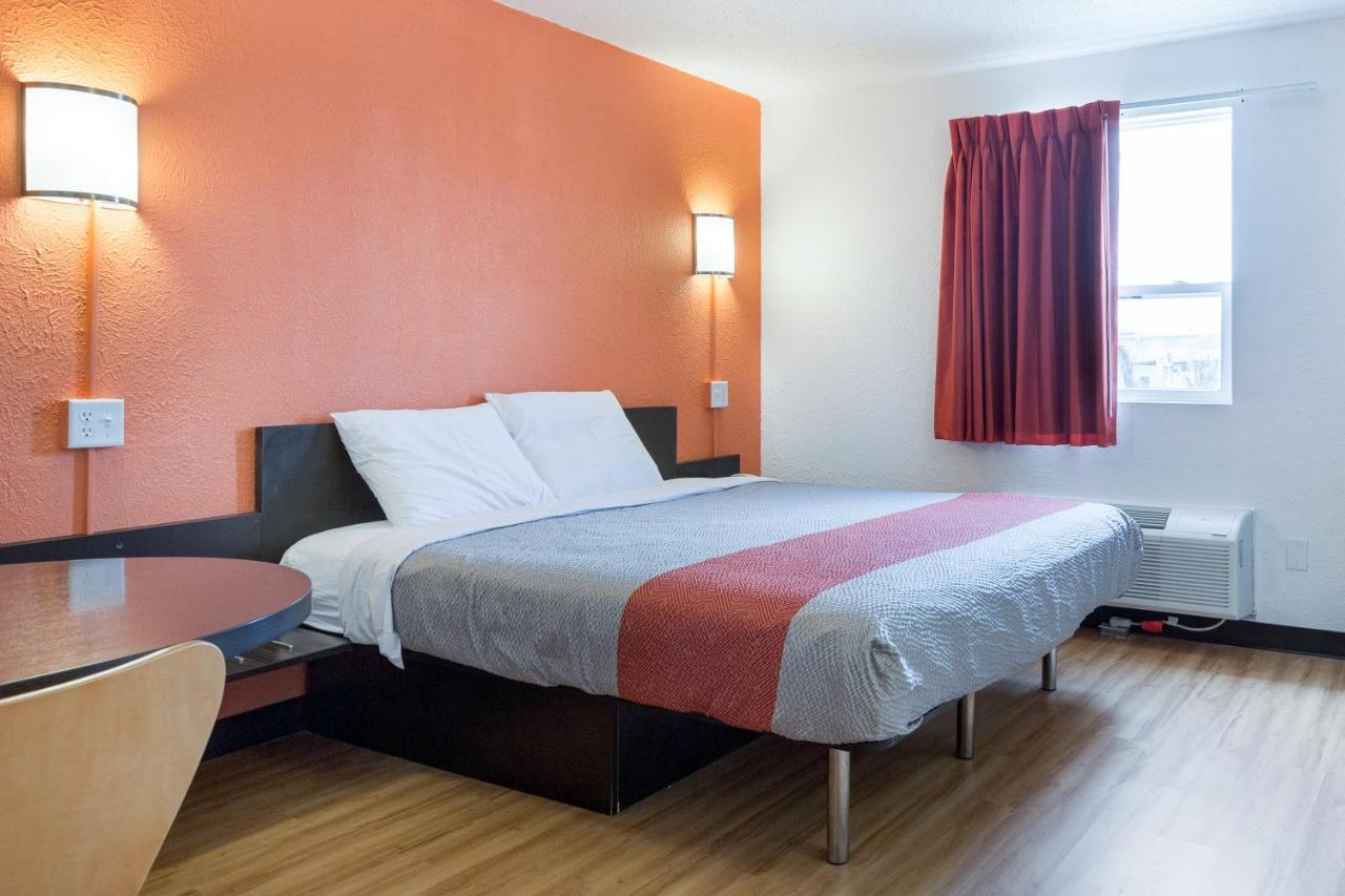 Motel 6-Lincoln, Il Luaran gambar