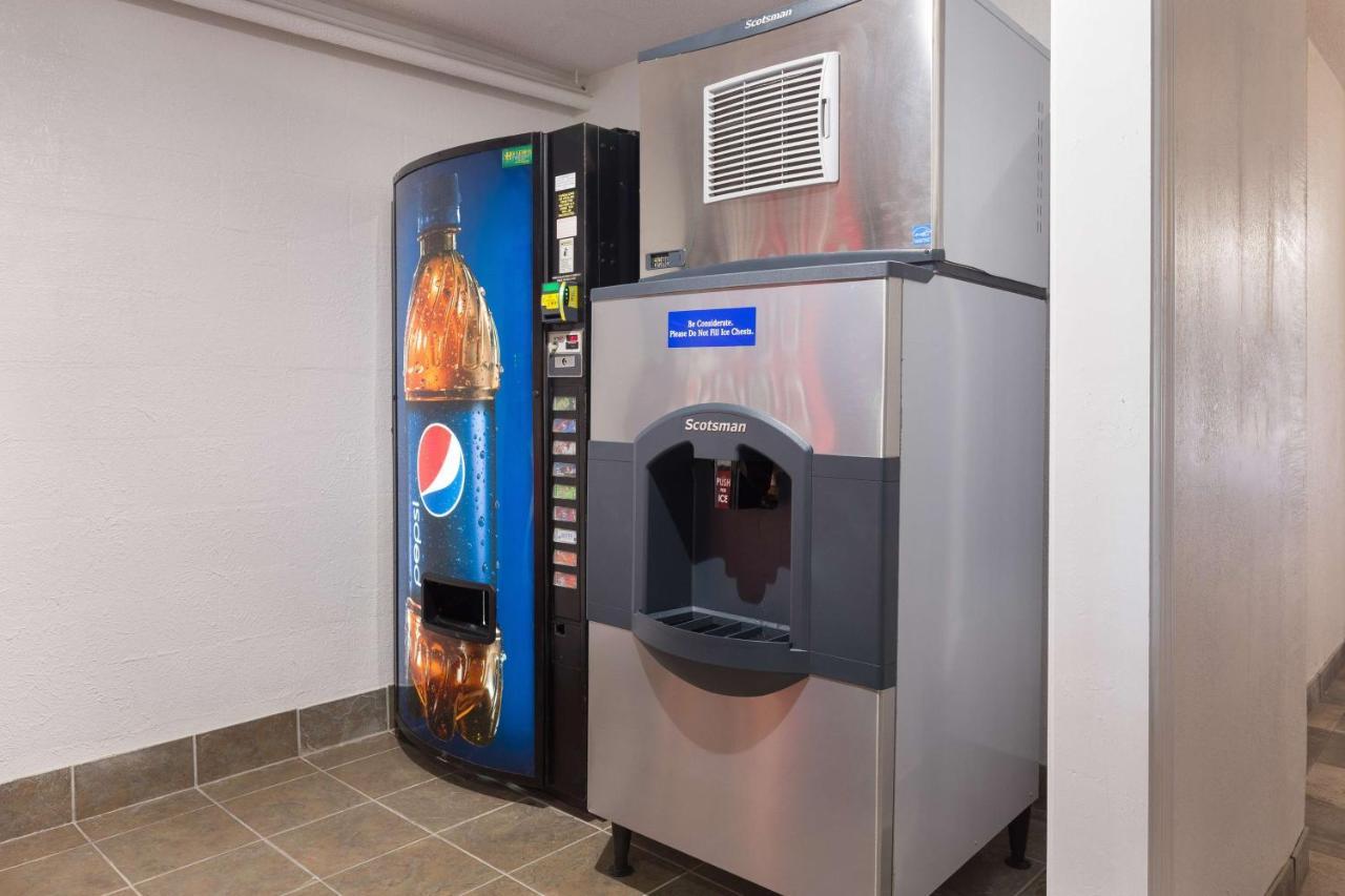 Motel 6-Lincoln, Il Luaran gambar