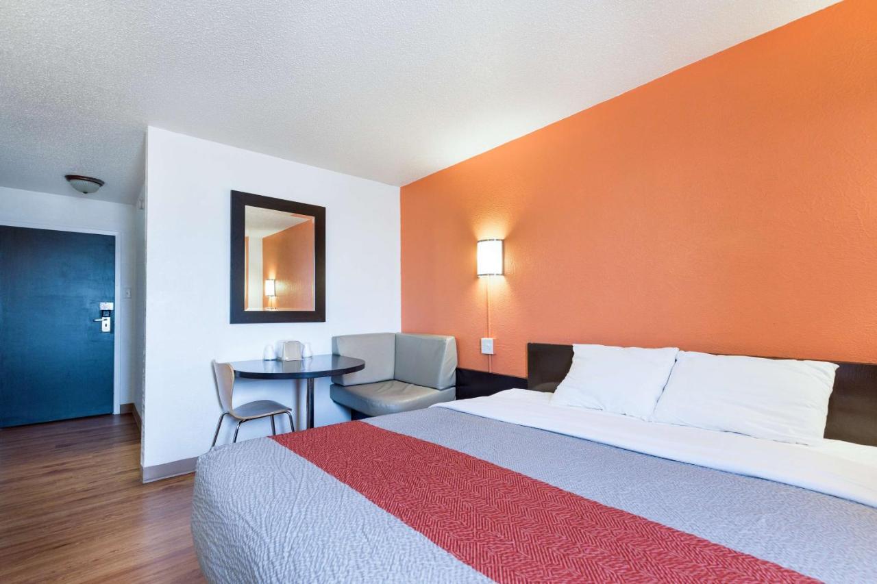 Motel 6-Lincoln, Il Luaran gambar