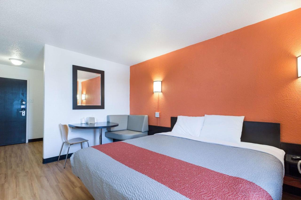 Motel 6-Lincoln, Il Luaran gambar