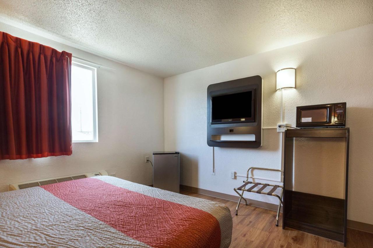 Motel 6-Lincoln, Il Luaran gambar
